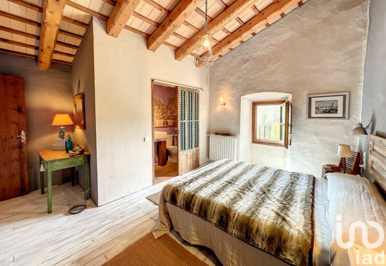 79e6c3d95805059df816f7748098cf0be684396913a809f78c91ccd4a0e57916 768x530