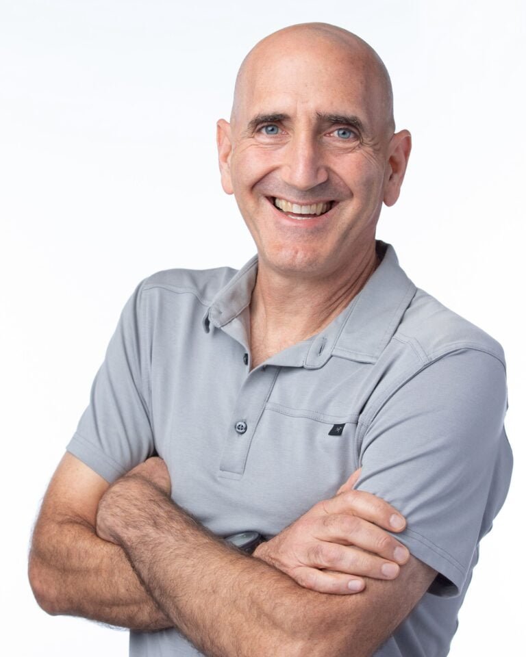 hj headshot 2022edit 768x960