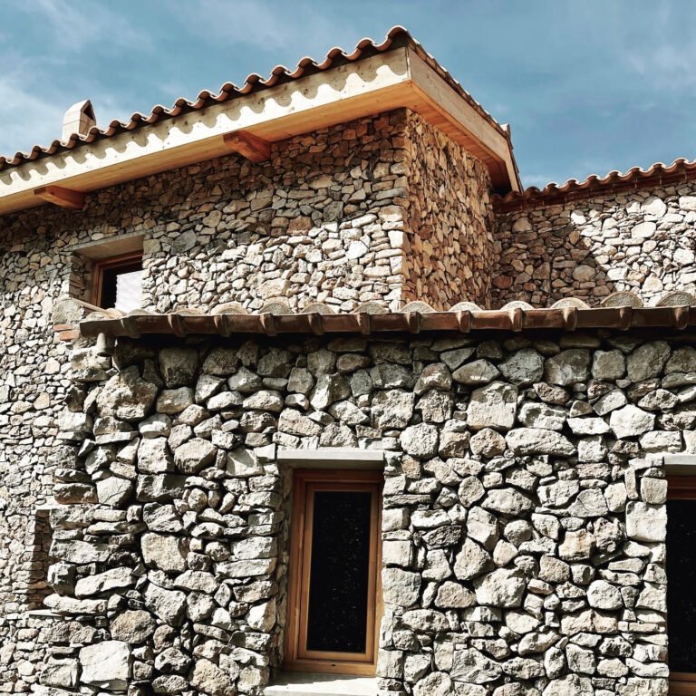 Mas de la Roca 320m2 Mas de la Roca 320m2